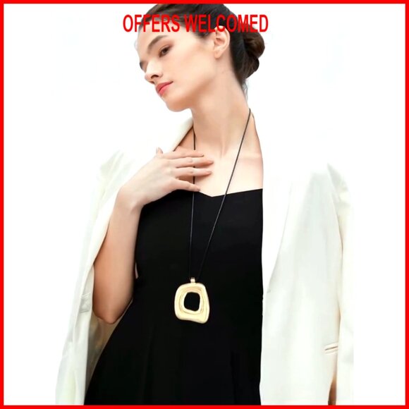 Chunky Circle Pendant Leather Choker Necklace Adjustable Bohemian Style - Picture 8 of 8